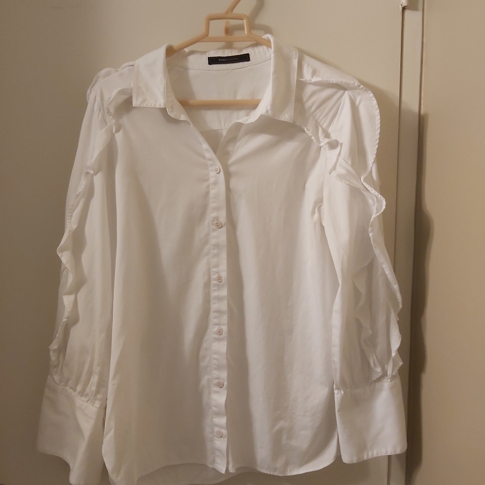 BcbgMaxazria White Button Up Longsleeve With Ruffled Sleeves Size Large (L)